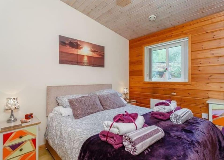 Luxury Peak District Lodge, Hot Tub, Log Burner, Nr Lake Rudyard Esterno foto