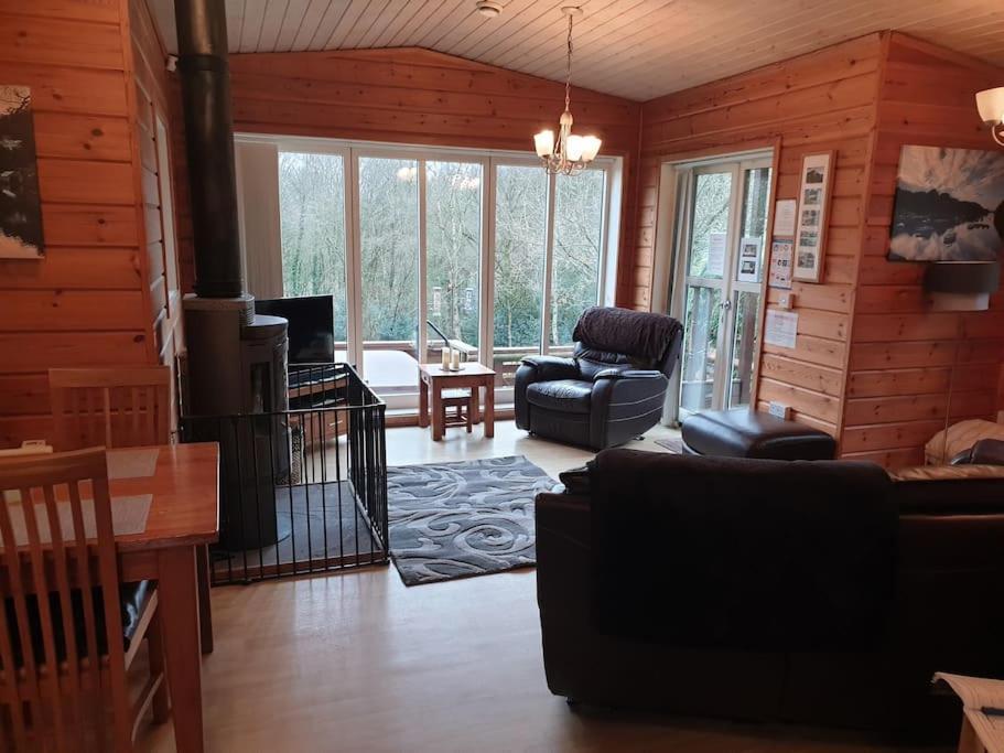 Luxury Peak District Lodge, Hot Tub, Log Burner, Nr Lake Rudyard Esterno foto
