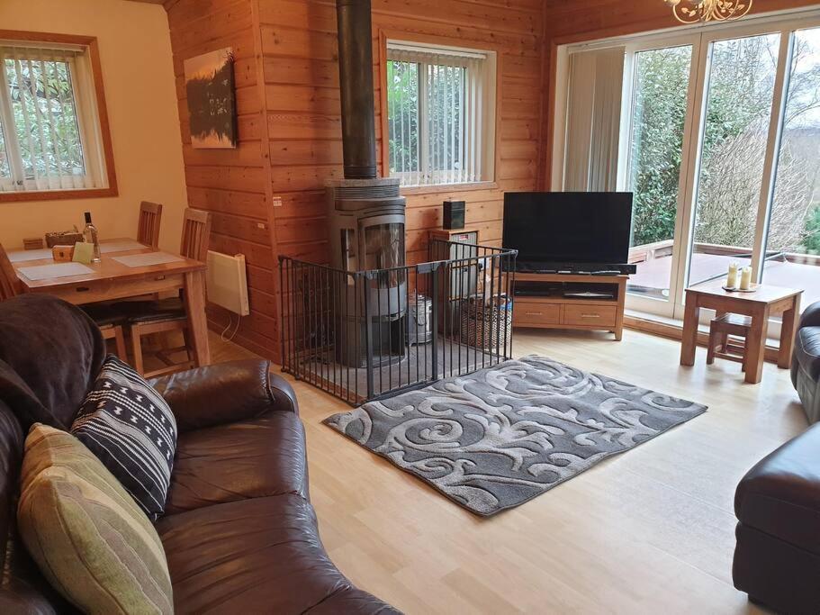 Luxury Peak District Lodge, Hot Tub, Log Burner, Nr Lake Rudyard Esterno foto